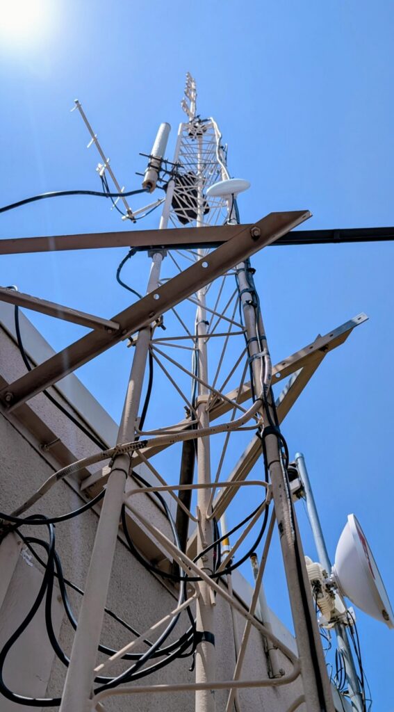NY7S repeater mast and antennas rising above Banner Del E. Webb Medical Center in Sun City West.